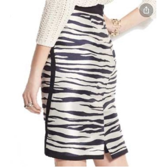 🦓ANN TAYLOR🦓ZEBRA JACQUARD PENCIL SHIRT🦓 - Picture 4 of 11